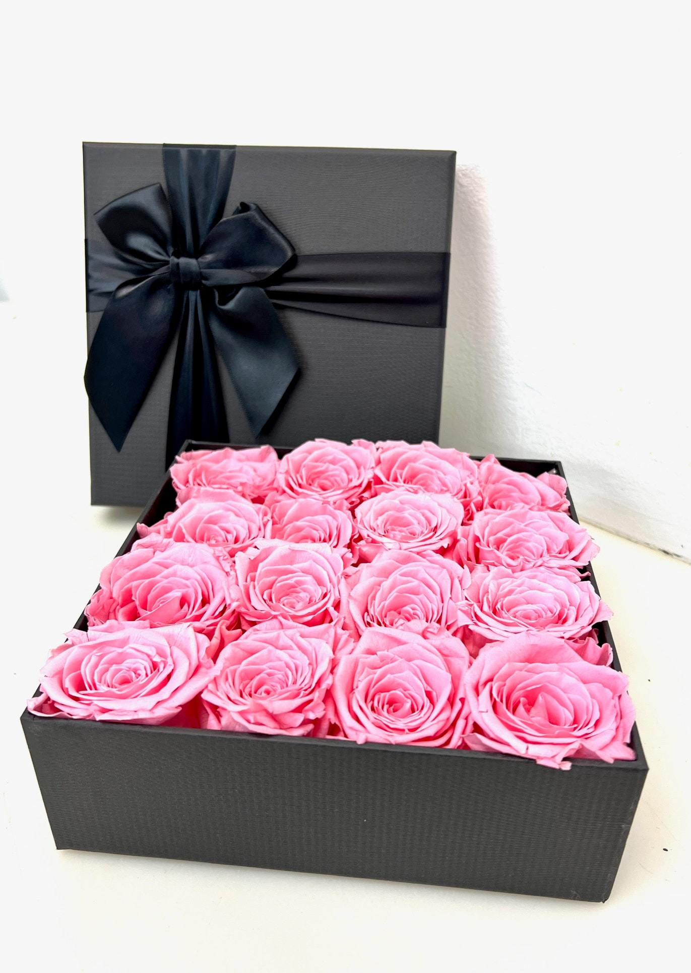 Preserved Roses in Elegant Gift Box - 16 Pink Roses